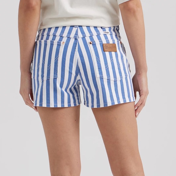 NWT WRANGLER "COWBOY SHORT HIGH RISE" IN BENGAL BLUE STRIPE- 24 - Picture 2 of 9